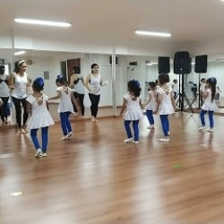 ➤ Escuela de baile Danza la vida - Ballet - Salsa - Urbano