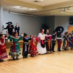 Grupo Folklórico Del Pueblo