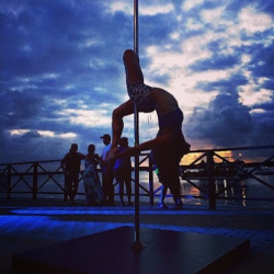 ESTÚDIO VERTICAL FITNESS CRIS SILVA