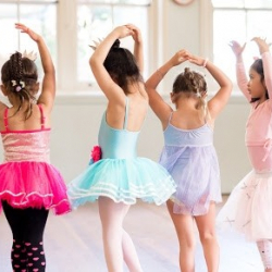 Miss Jacqui's Ballerinas (Ultimo)