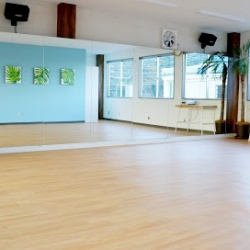 ポーマイフラスタジオ