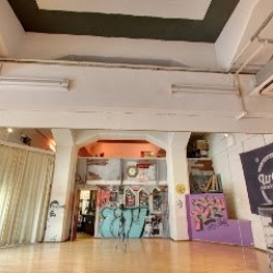 ダンススタジオ・pineapple studio 千早校