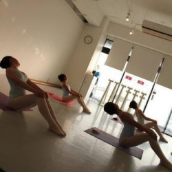 ユリ・エコール・ド・バレエ・コンテンポラ