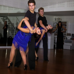 Au Salon De Danse School Valerie Plazenet