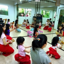 โรงเรียนบุษบา นาฏศิลป์