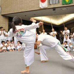 キッズ向けカポエイラ教室/ Lagoa do Abaeté 大阪・ 堺北花田(カポエラ)