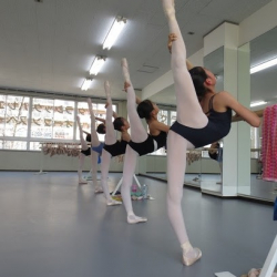 クラシックバレエ オープンスペース〈あーとかんぱにぃ 加冶屋校〉