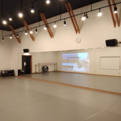 スタジオ コディ